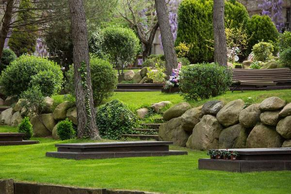 Cementerio Natural Roques Blanques
